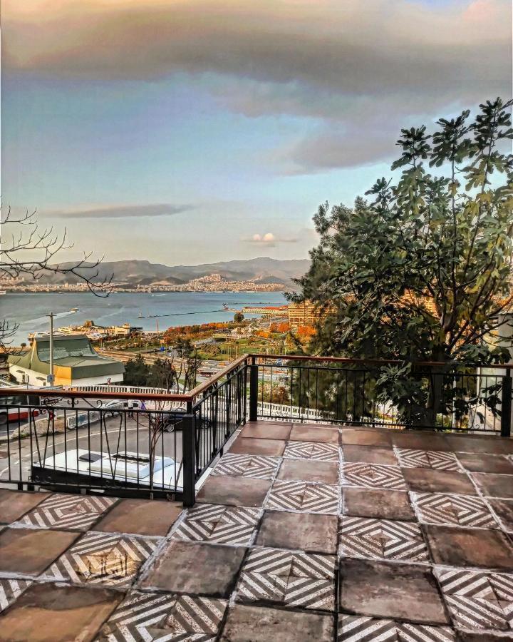 Variante 2* İzmir